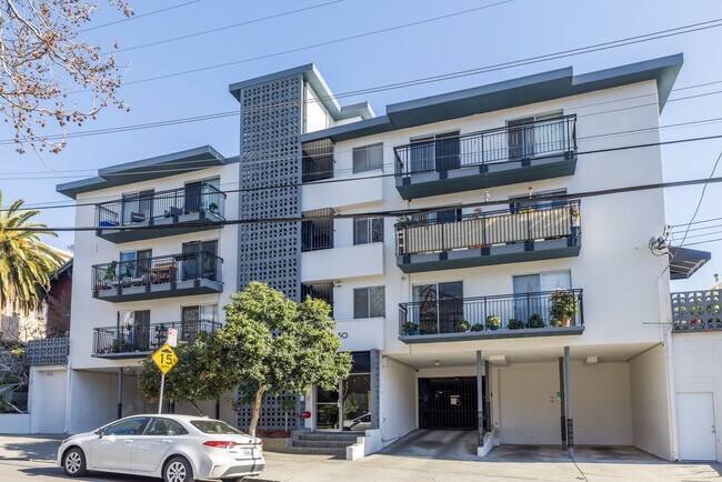 Building Photo - 630 Mariposa