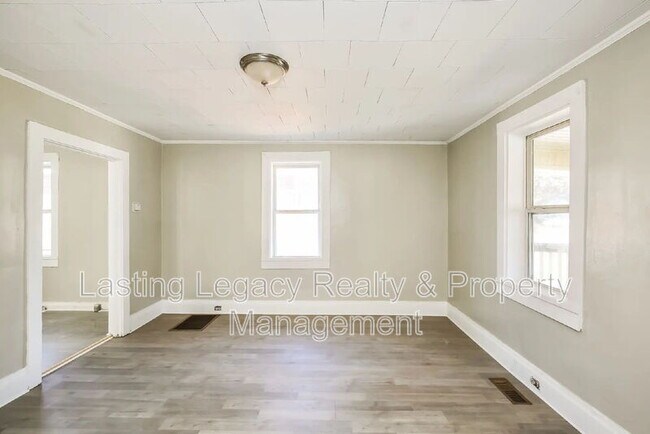 Building Photo - 438 24th St NW