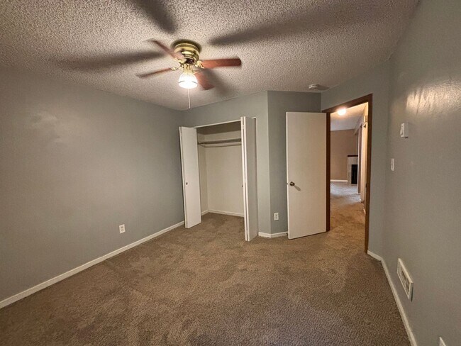 Building Photo - $200 Off First Month - Charming Ground-Level Apartment in the Heart of Fort Collins