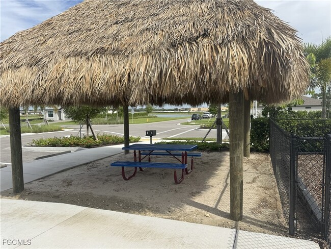 Building Photo - 1023 Caloosa Breeze Dr