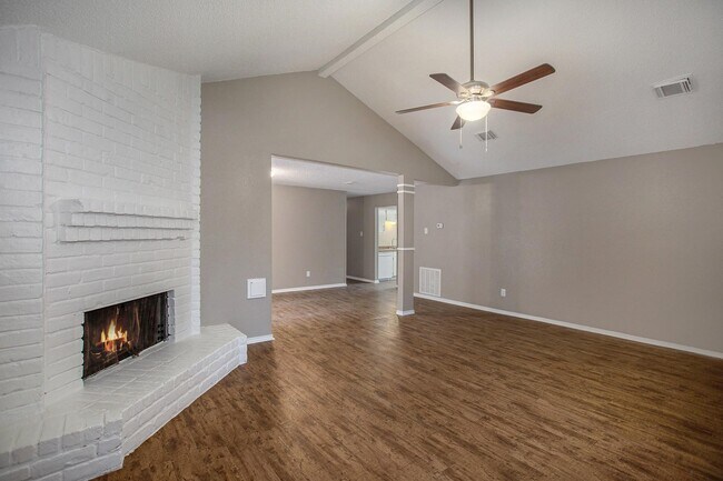 Building Photo - 21039 Settlers Valley Dr