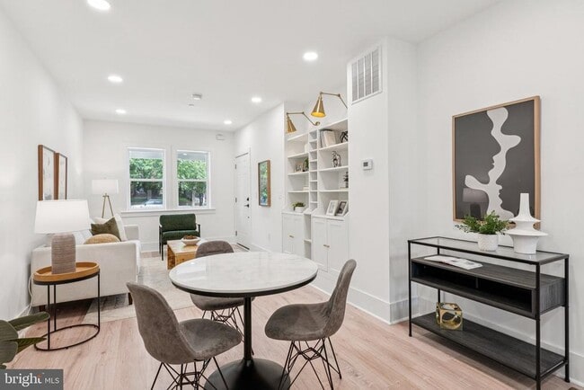 Building Photo - 2608 4th St NE