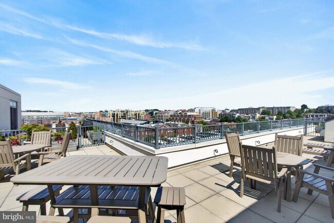 Building Photo - 2020 12th St NW