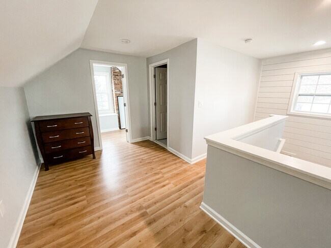 Building Photo - 426 Hillcrest Ave