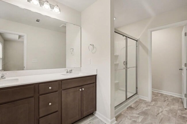 Building Photo - 909 Falls Grove Trl