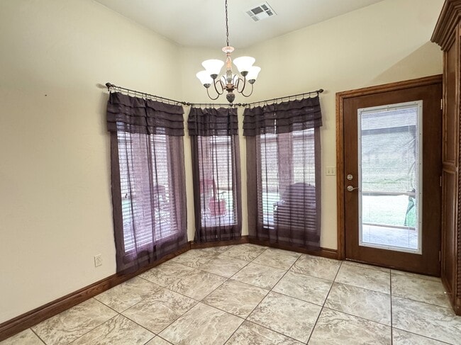 Building Photo - 8147 Shadow Lake Dr