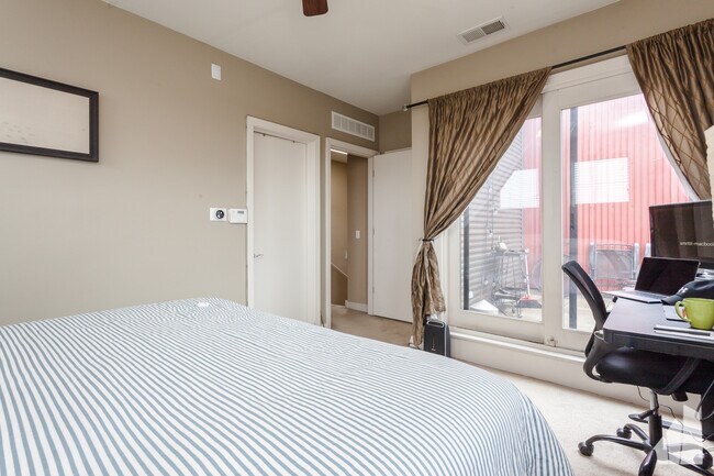 Building Photo - 648 W 16th St