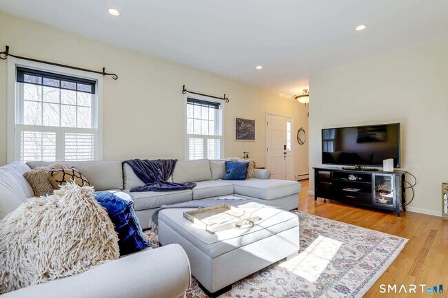 Building Photo - 46 Cow Hill Rd