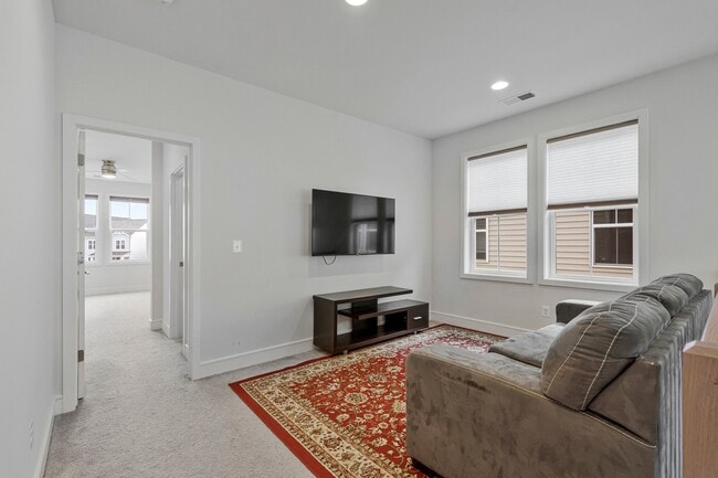 Building Photo - 22956 Aurora Vw Dr