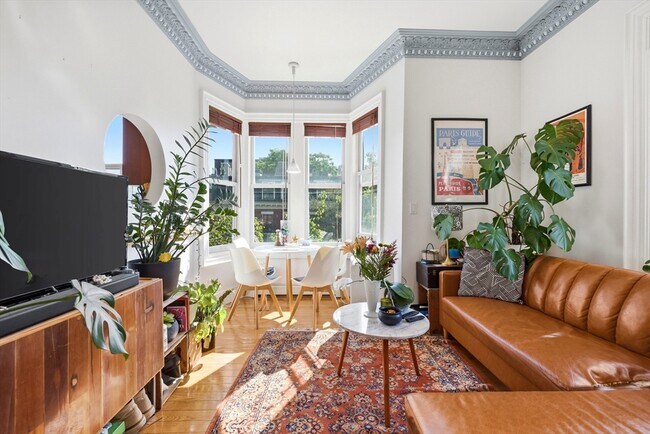 Building Photo - 58-60-60 Clarendon St