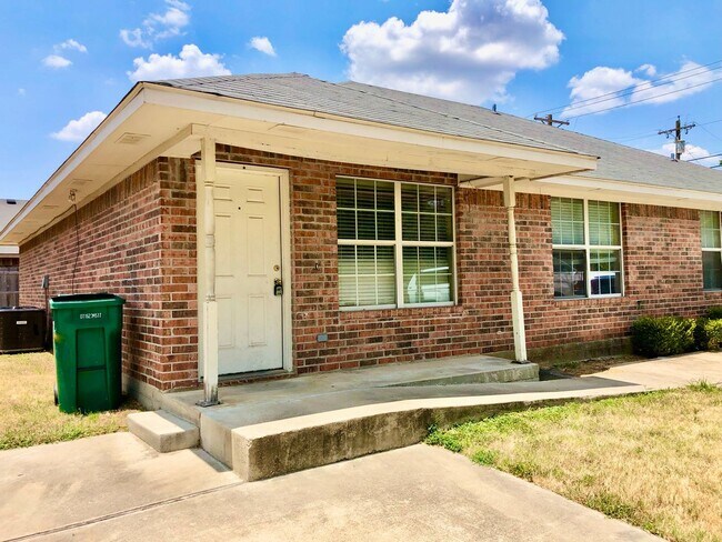 Primary Photo - 3bd/2ba Attached Home