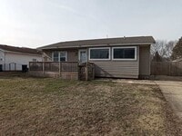 Building Photo - North Gate 3 Bedroom!