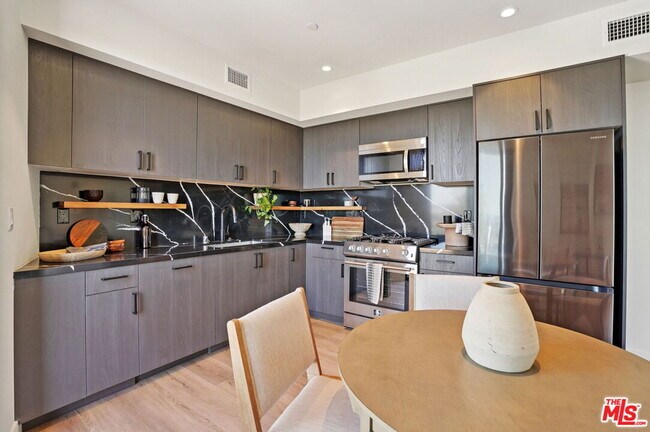 Building Photo - 1110 Spaulding Ave