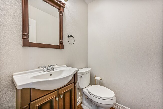 Building Photo - 513 Meadow Bend Dr