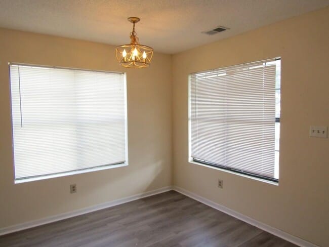 Building Photo - 1095 Plantation Dr