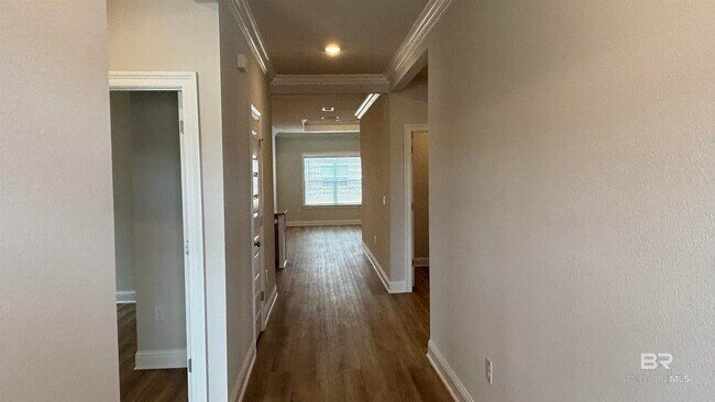 Building Photo - 452 Parkerman Ave