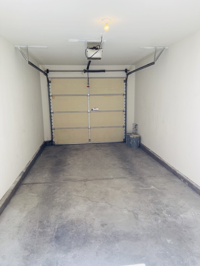 Building Photo - 26331 Arboretum Way