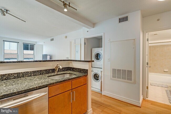 Building Photo - 915 E Street NW Unit 1001