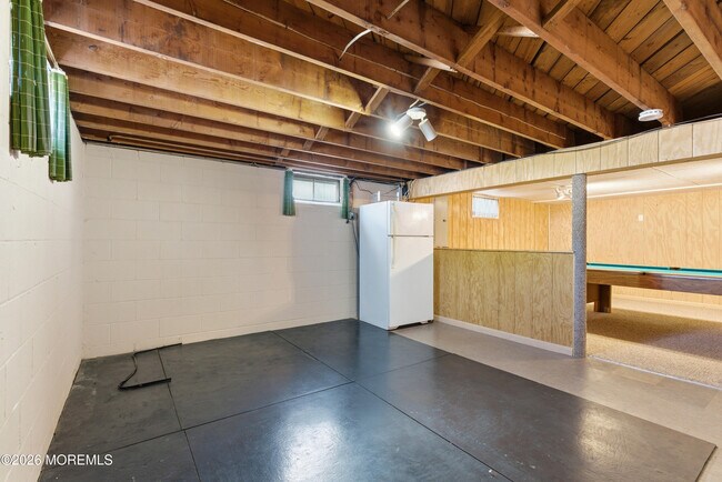 Building Photo - 603 Carol Ave