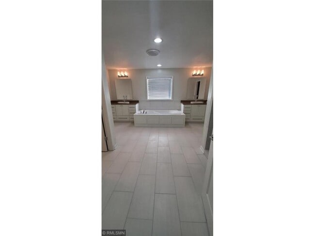 Building Photo - 25200 Yellowstone Trail