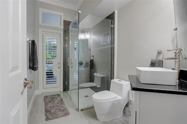 Building Photo - 8629 Great Cove Dr