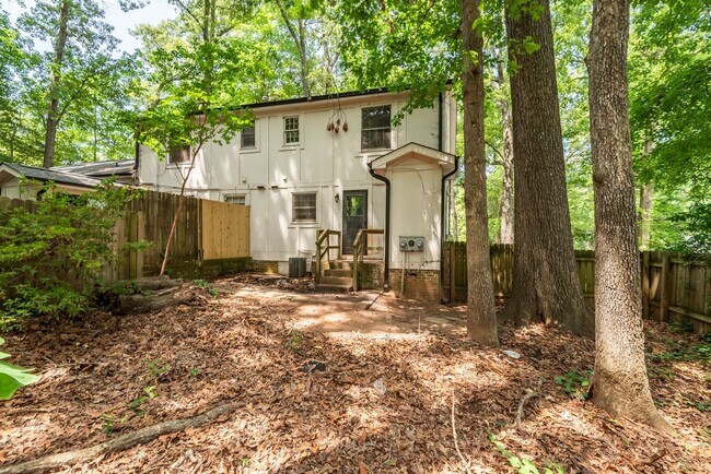 Building Photo - Raleigh 2bedroom 1.5 bathroom townhome- Available Now