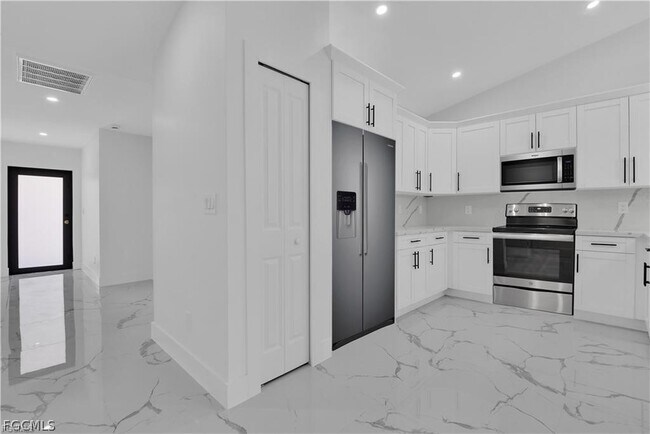 Building Photo - 4921 Leonard Blvd S