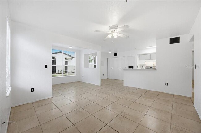 Building Photo - 1602 Columbia Arms Cir