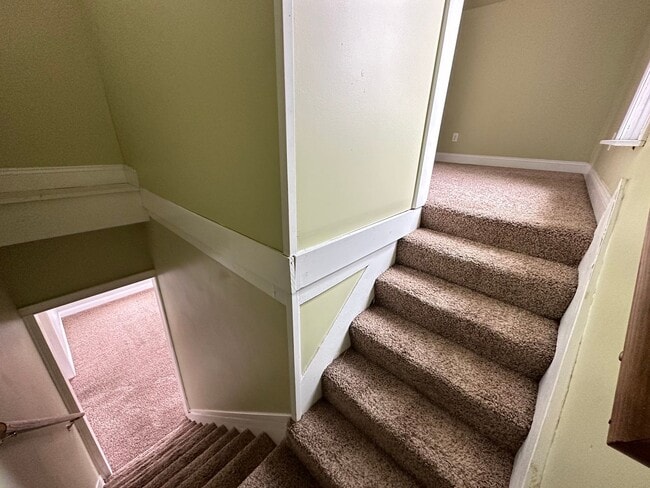 Building Photo - Spacious Two-Bedroom Home