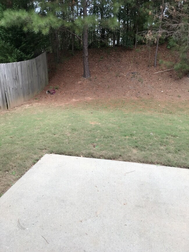 Building Photo - 535 Roland Manor Dr