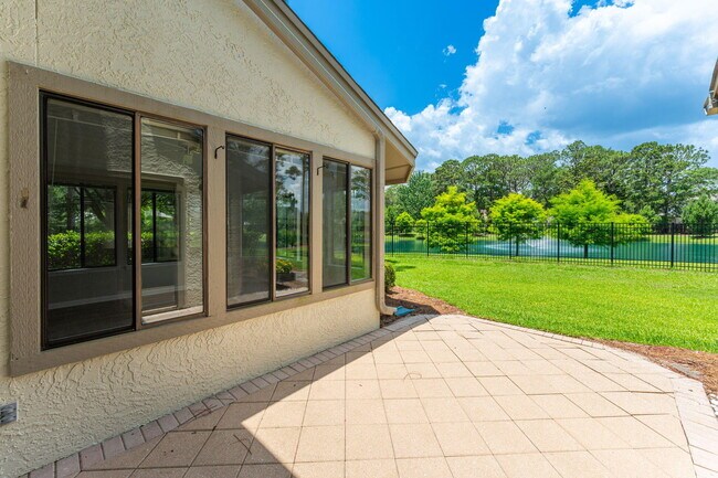 Building Photo - 1219 Oakmont Dr