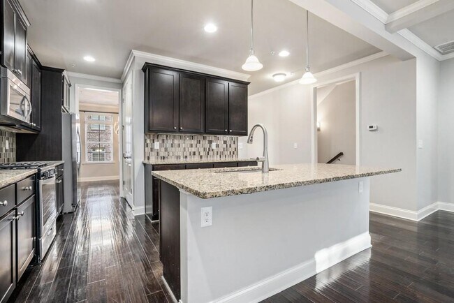 Building Photo - 612 Luckett Ct