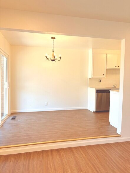 Building Photo - 844 Doyle Rd