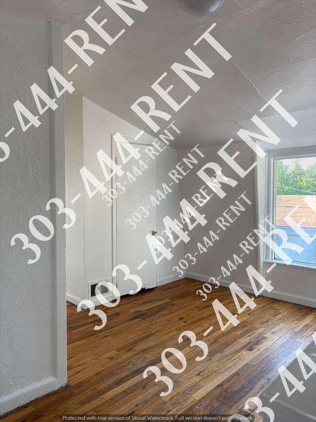 Building Photo - 10625
