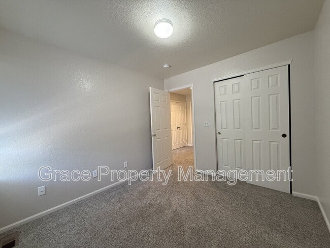 Building Photo - 9378 Garfield Way