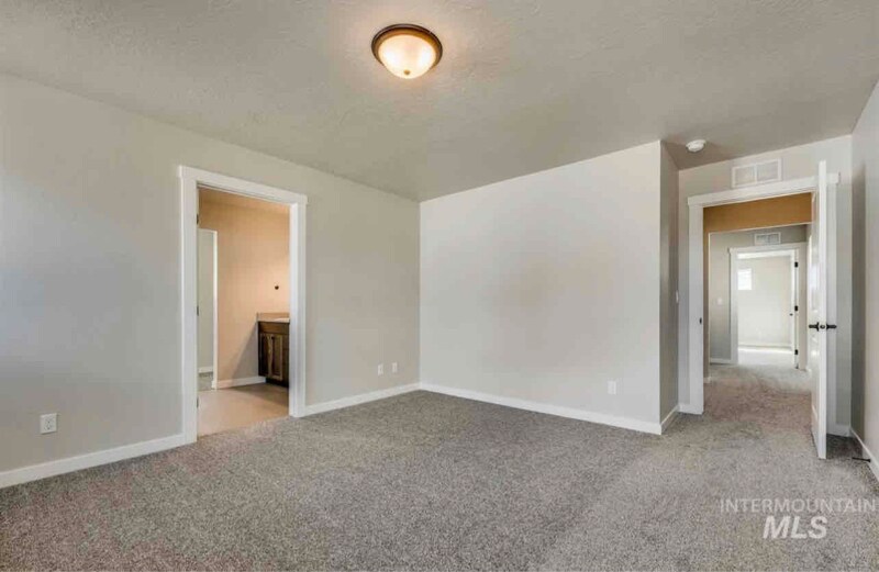 Building Photo - 3077 N Chianti Ave