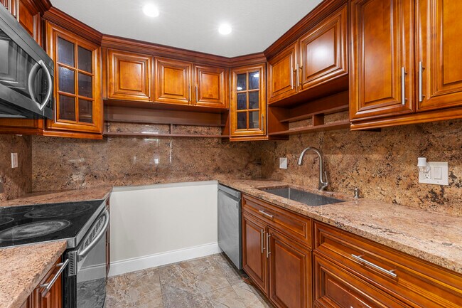 Building Photo - 111 Lake Ave