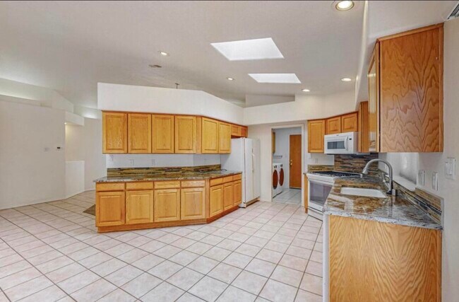 Building Photo - 13124 Calle Azul SE