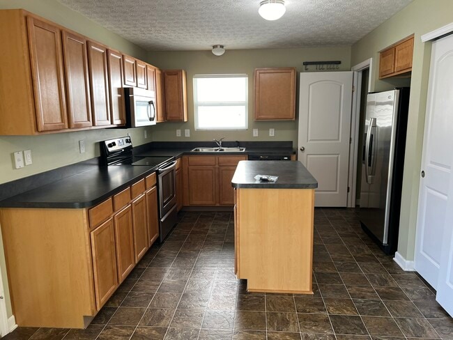 Kitchen - 5537 Goose Falls Dr