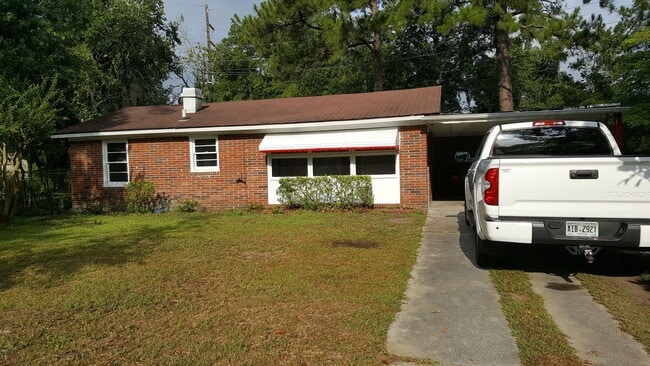 Building Photo - cute house