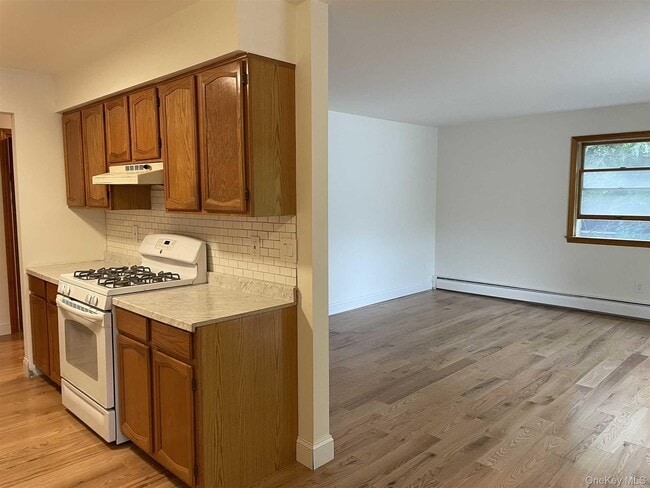 Building Photo - 65 N Chestnut St