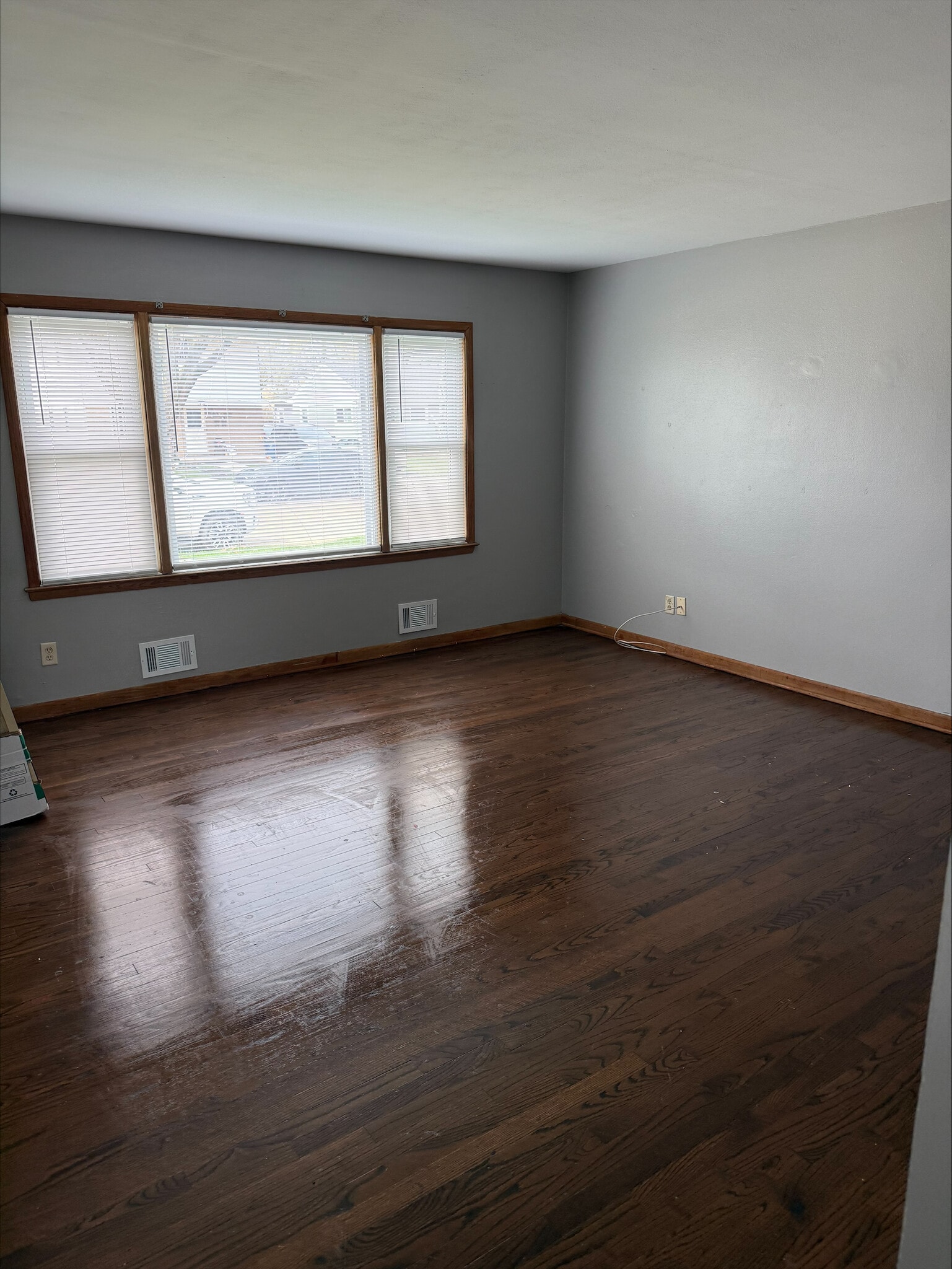 Building Photo - 3619 10th Ave