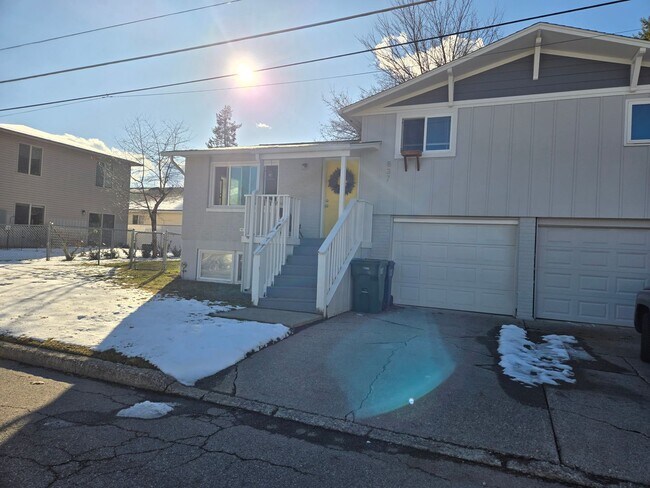 Building Photo - 837-839 N 19th St