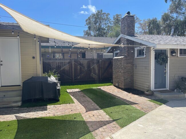 Building Photo - 827 N Gaffey Pl