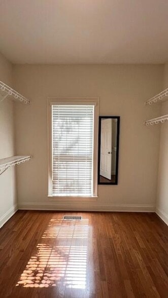 Building Photo - 1858 Weston Pl NW