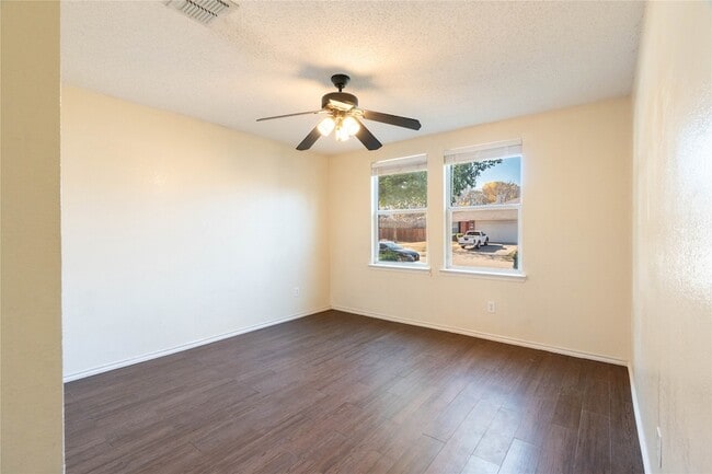 Building Photo - 1316 Scenic Hills Dr