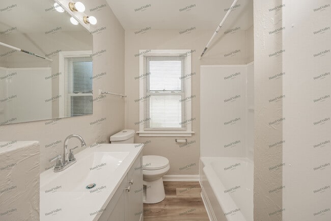 Building Photo - 3827 Salisbury Rd