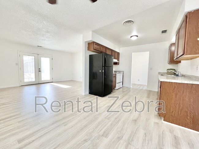 Building Photo - 2747 Branco Ave
