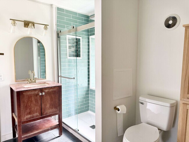 Building Photo - 4717 Orchid St