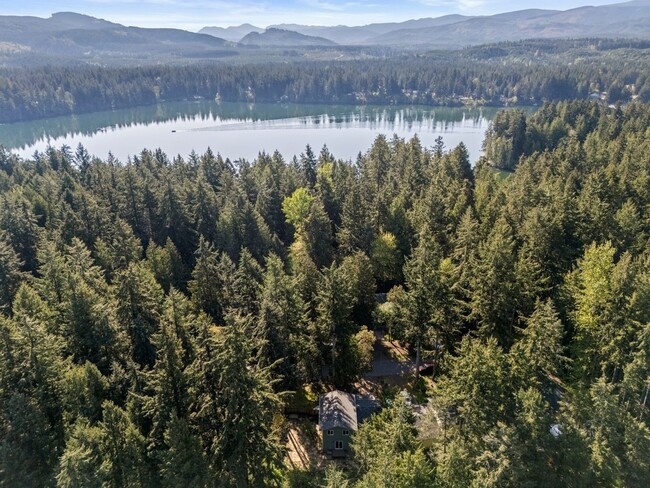Building Photo - Clearwood Community Home in Yelm For Rent!...